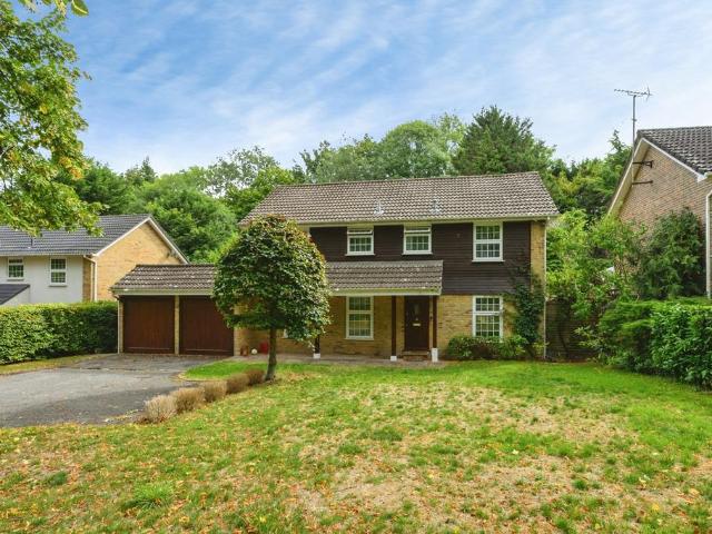 House for sale in London Borough of Croydon, Kenley