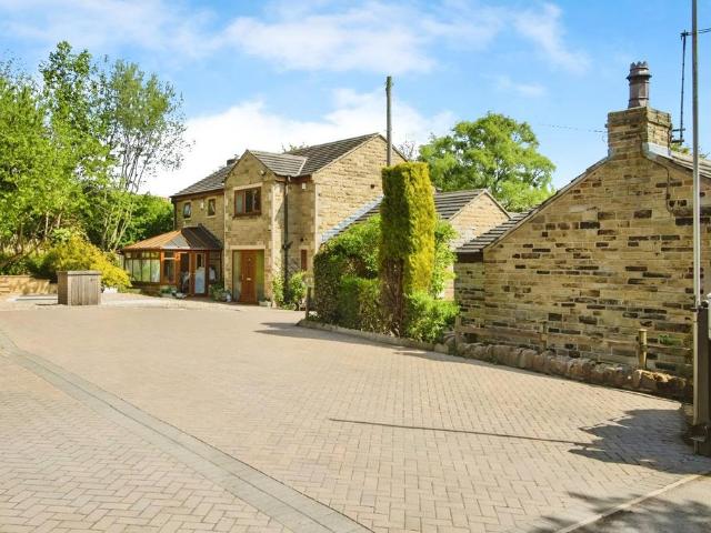 House for sale in Birkenshaw, Kirklees