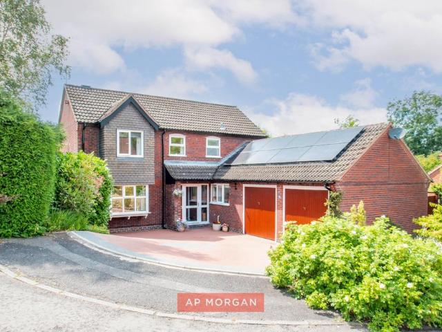 House for sale in Redditch, Worcestershire