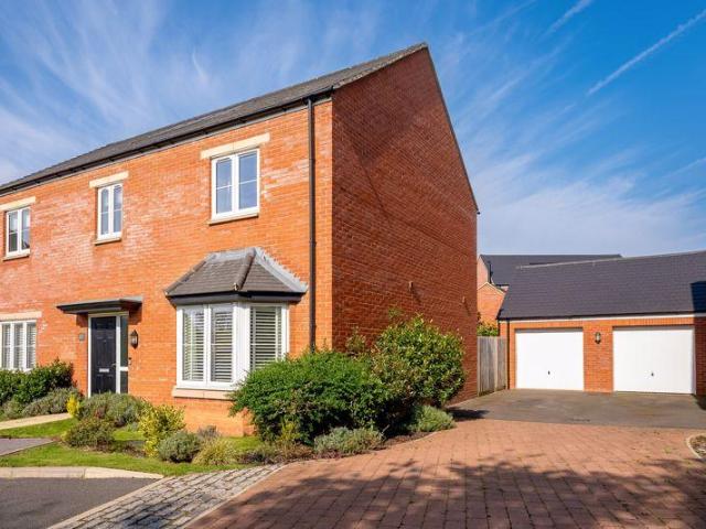 House for sale in Evershot, Oxfordshire