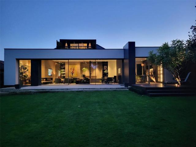 House for sale in Potters Bar, Isle Of Man