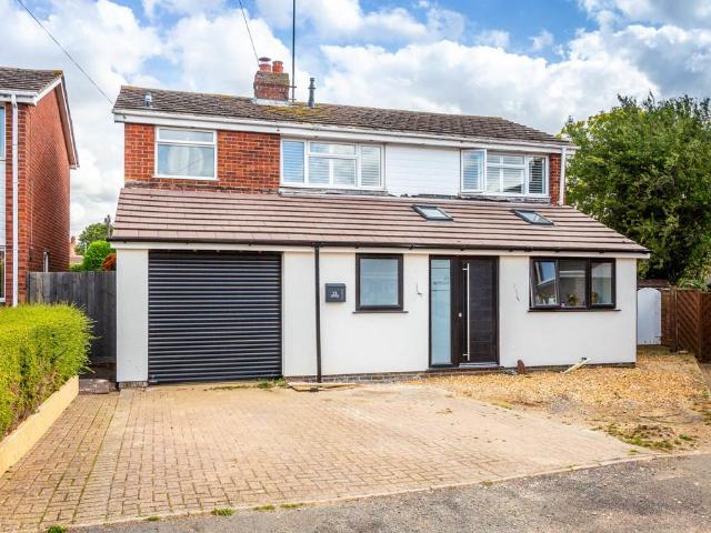 House for sale in Rushden