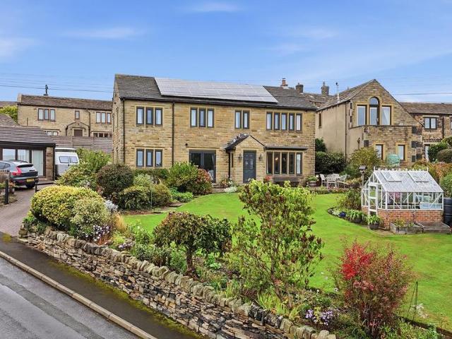 House for sale in Hartshead, Kirklees