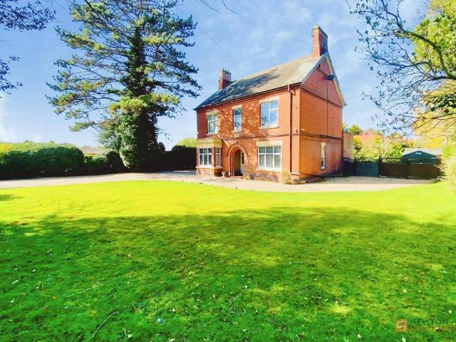 House for sale in Elmfield, Leicestershire