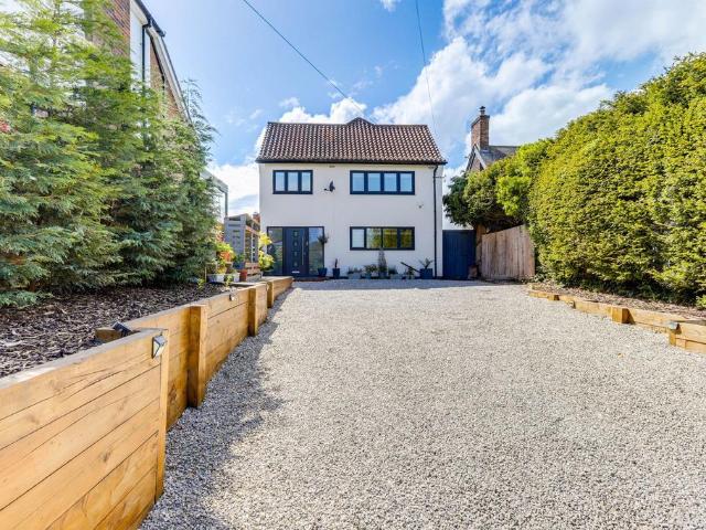 House for sale in Berry Hill, Potters Corner