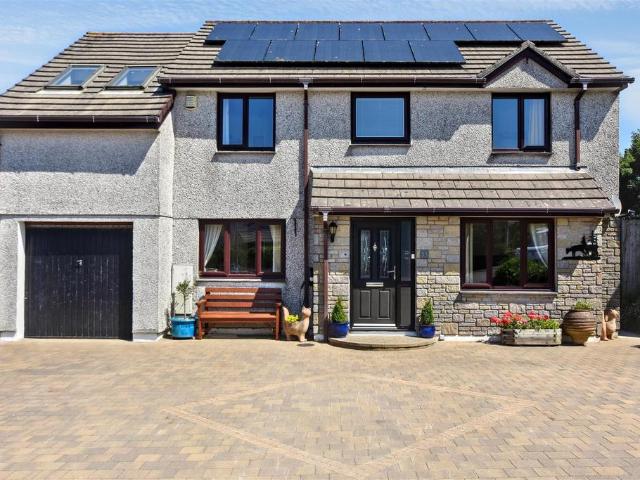 House for sale in Roseworthy, Cornwall