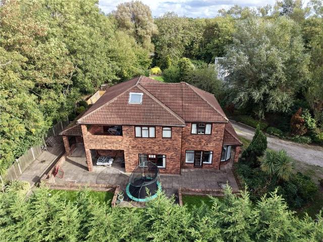 House for sale in Overchurch Hill, Moreton