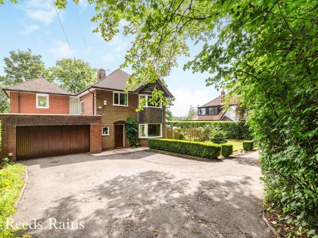 House for sale in Clayton Green, Andertons Mill