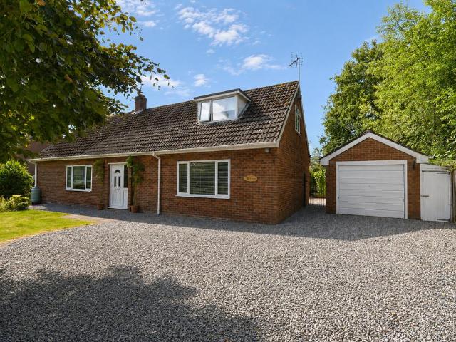 House for sale in Bronington, Wales