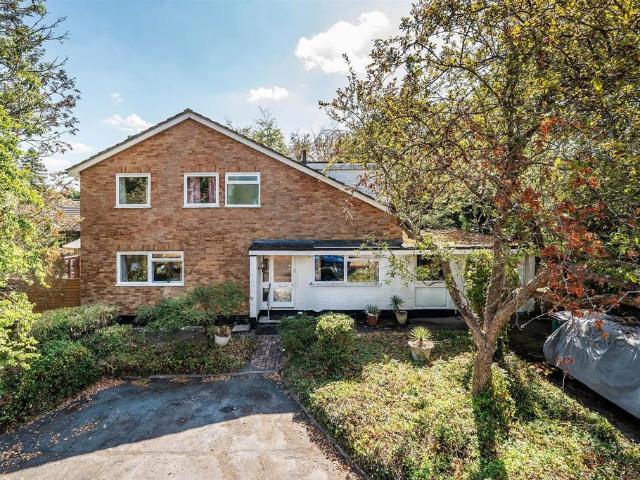 House for sale in Pachesham Park, Surrey