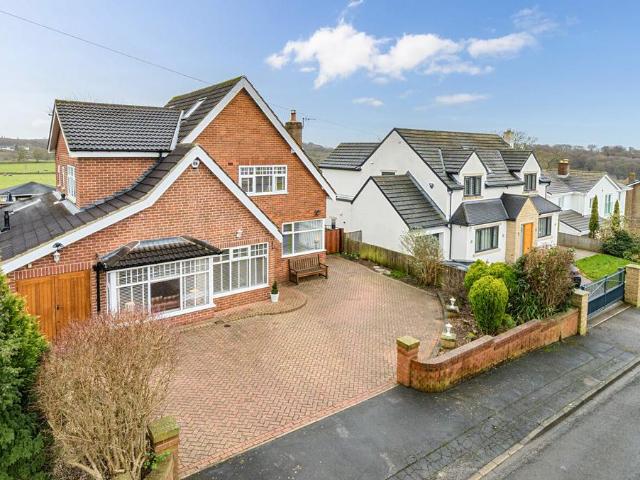 House for sale in Weetwood, West Yorkshire