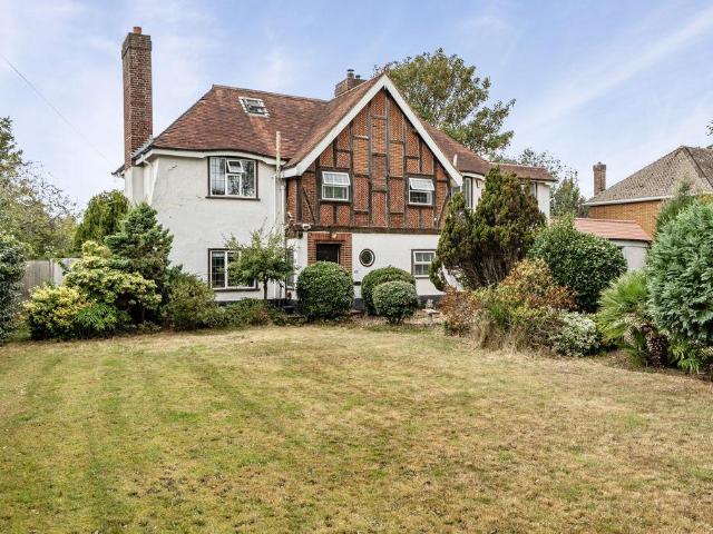 House for sale in Middlecroft, Hampshire