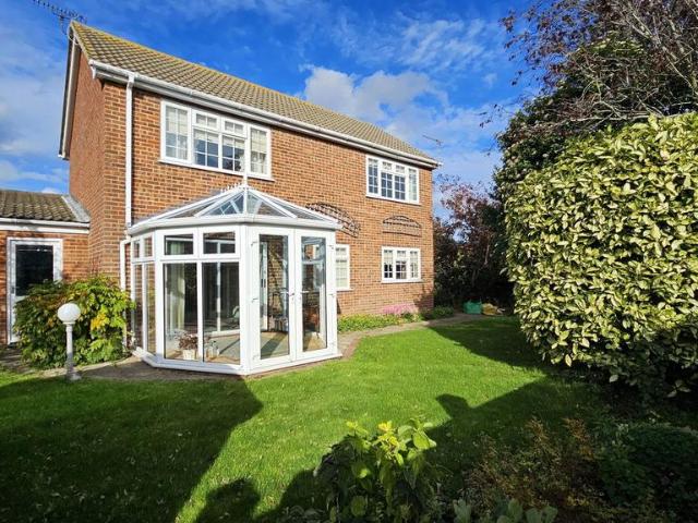 House for sale in Lower Walmer, Ash