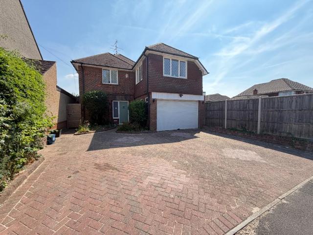 House for sale in Round Green, Luton