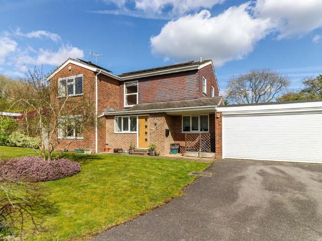 House for sale in Penn, Knotty Green