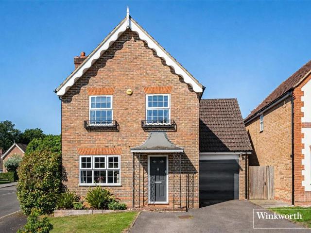 House for sale in Heol-las, Surrey
