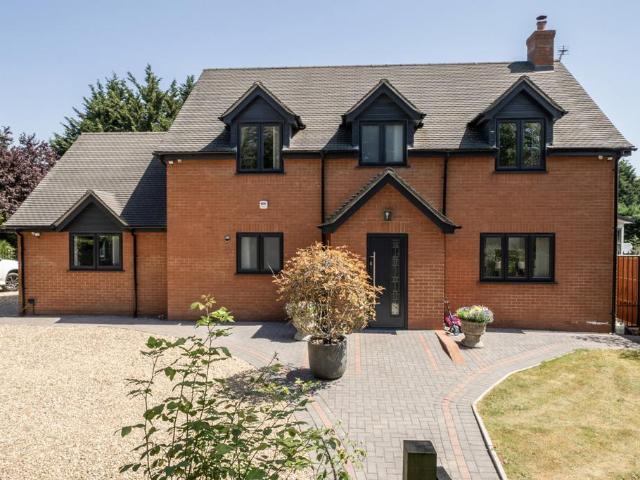 House for sale in Swallow, Buckinghamshire