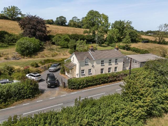House for sale in Llangadog