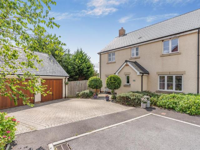 House for sale in Mamhilad, Wales