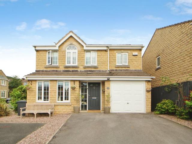 House for sale in Shirebrook Park, Charlesworth