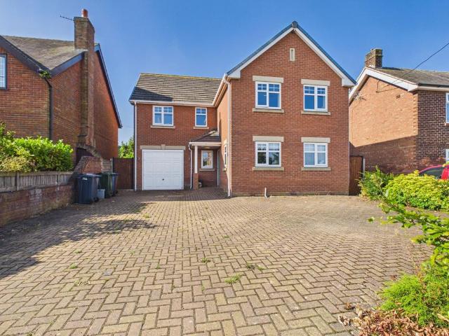 House for sale in Roby Mill, Lancashire