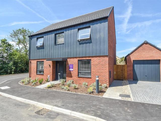 House for sale in Navestock Side, Essex