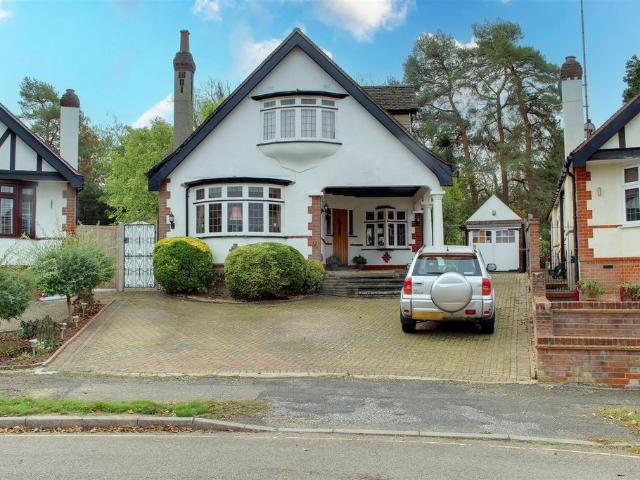 House for sale in The Royds, Hertsmere