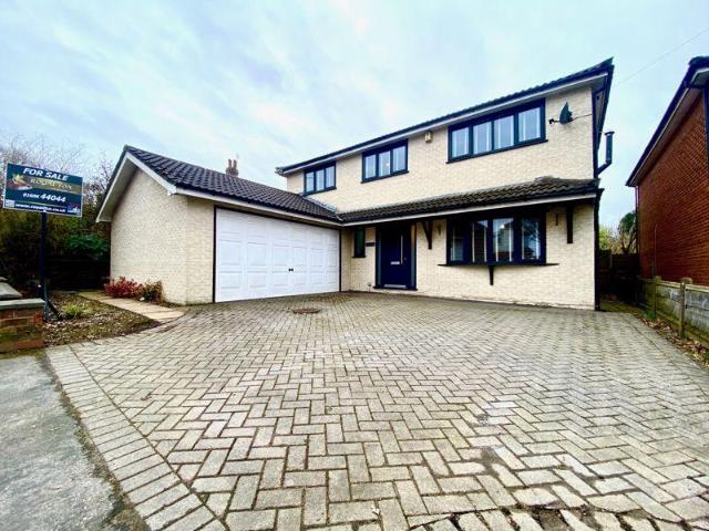 House for sale in Comberbach, Cheshire