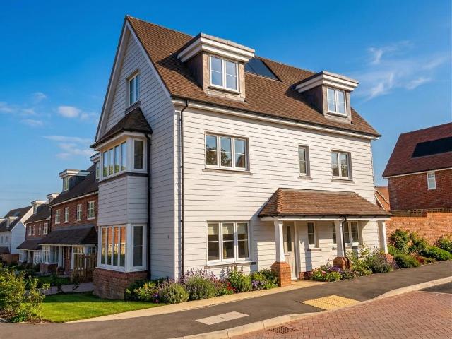 House for sale in Perryfields, West Sussex