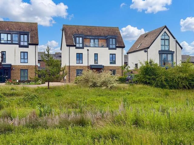House for sale in Monkston Park, Milton Keynes
