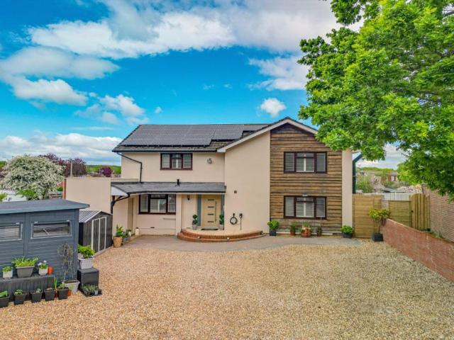 House for sale in Spring Vale, Hampshire