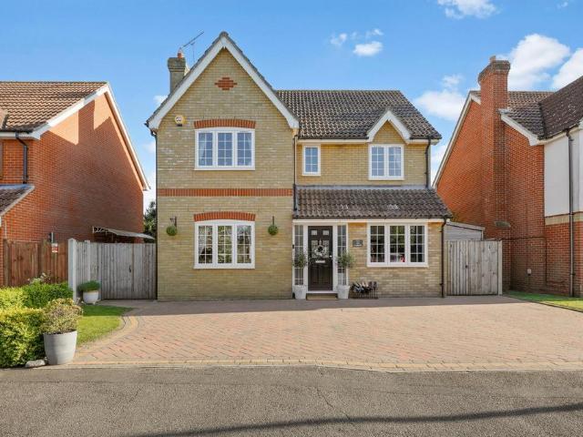 House for sale in Dale Hill, Essex