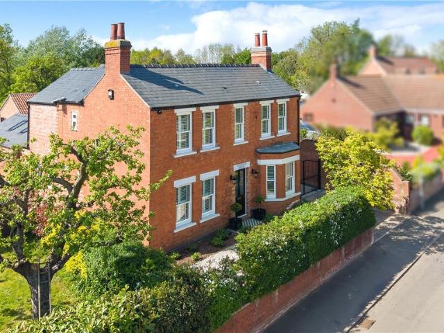 House for sale in Alverton, East Midlands