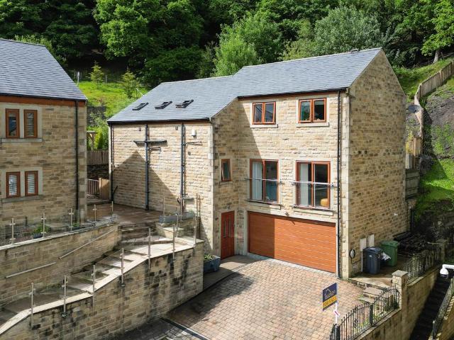 House for sale in Cornholme, Todmorden