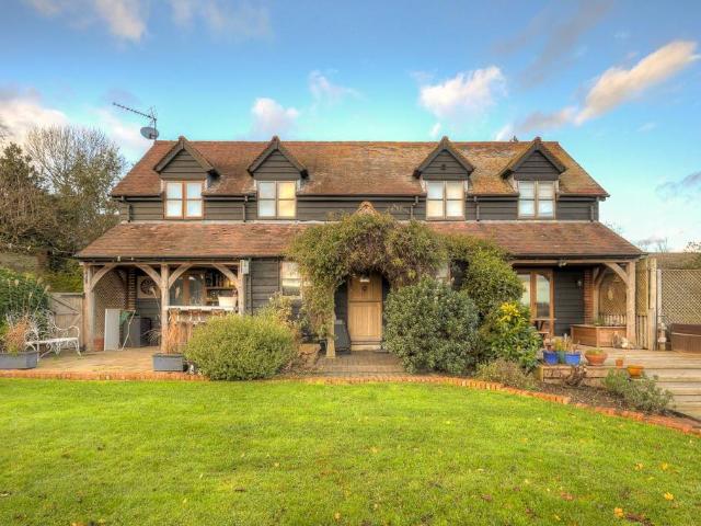 House for sale in Ivy Chimneys, Epping