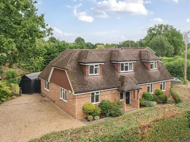 House for sale in Fole, Surrey