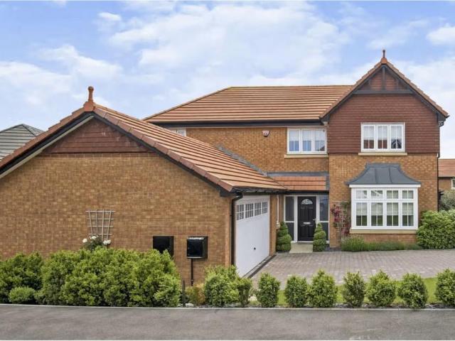 House for sale in Oad Street, Kent