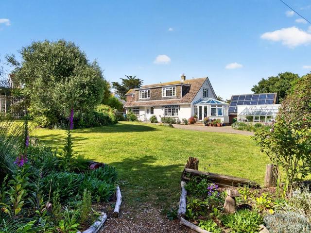House for sale in Freshwater Bay, Freshwater