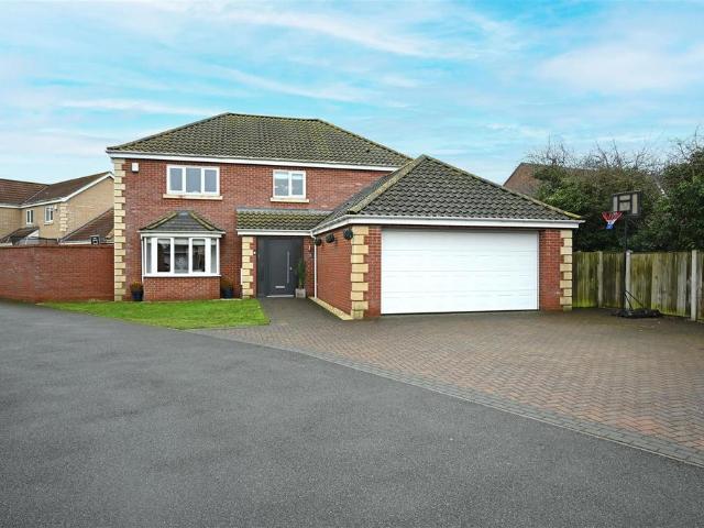 House for sale in Bradwell, Great Yarmouth