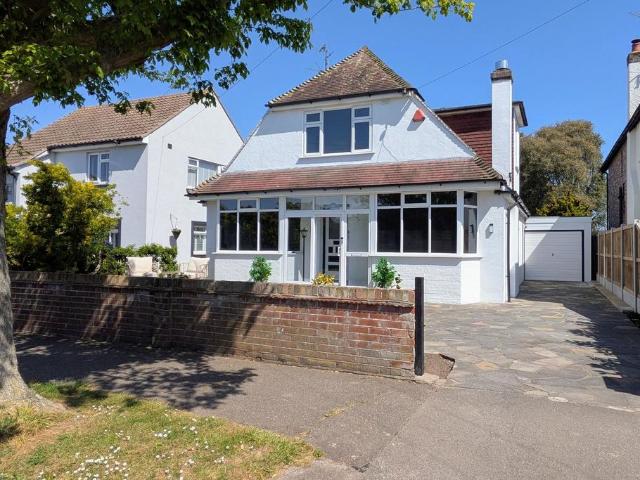 House for sale in Holland-on-Sea, Dale Hill