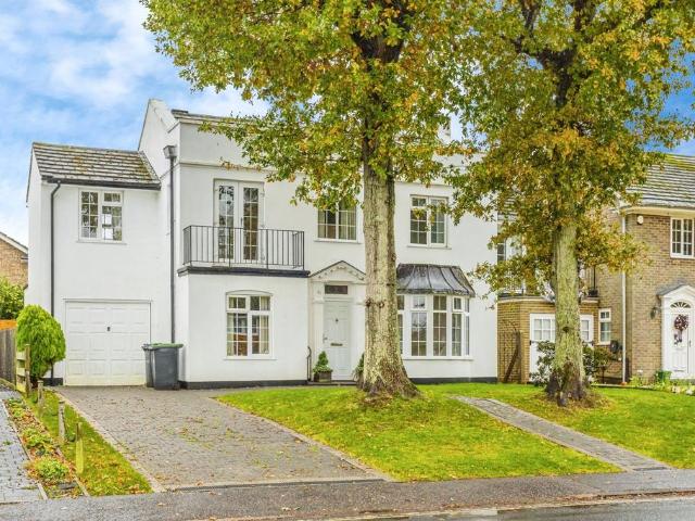 House for sale in Lucastes, Perryfields