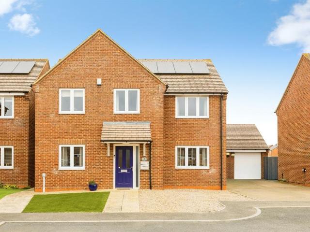 House for sale in Hardingstone, West Northamptonshire