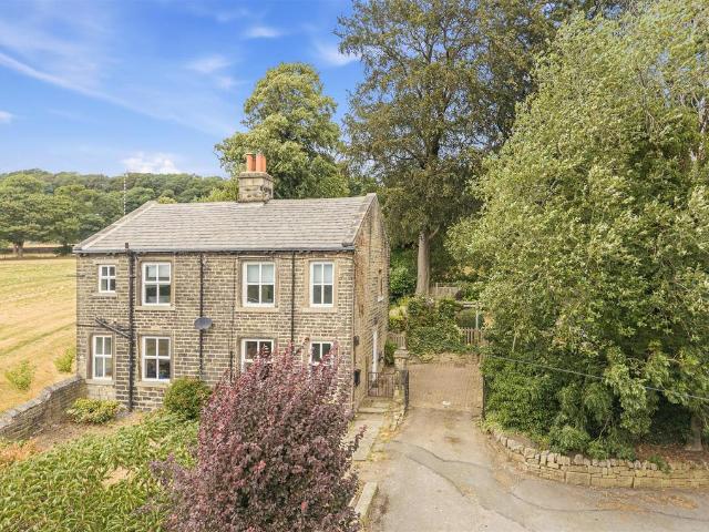 House for sale in Greetland, West Yorkshire