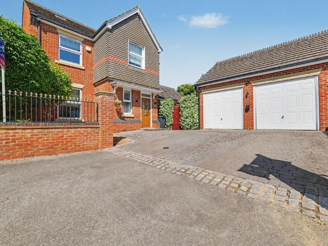 House for sale in Stanford On Avon, Leicestershire