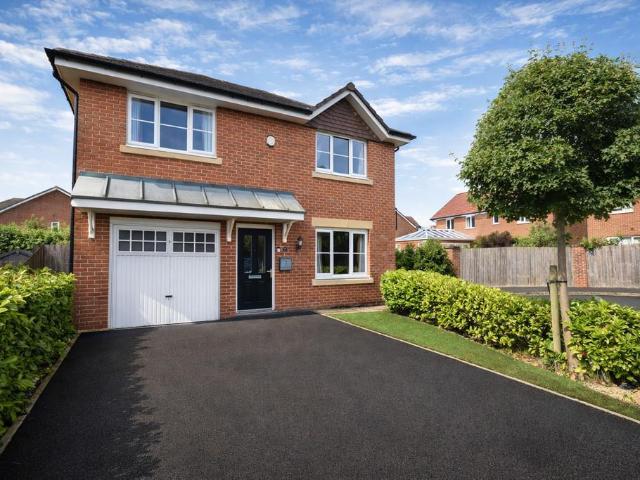 House for sale in Chorlton Lane, Cheshire