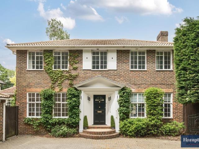 House for sale in Sunningdale