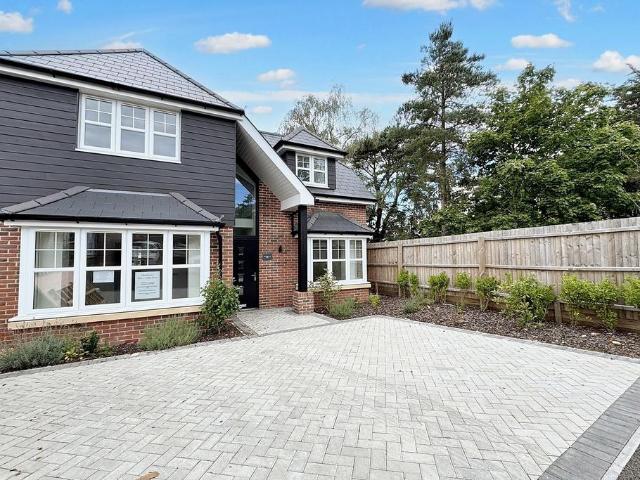 House for sale in St Leonards, East Dorset