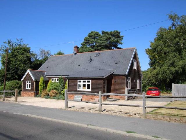 House for sale in Fole, Surrey