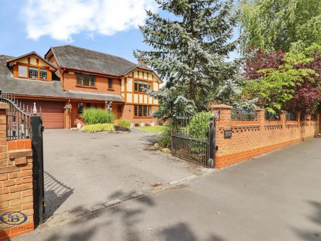 House for sale in Haslington