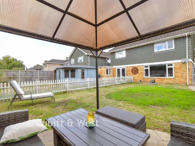 House for sale in Donnington, Littlecote